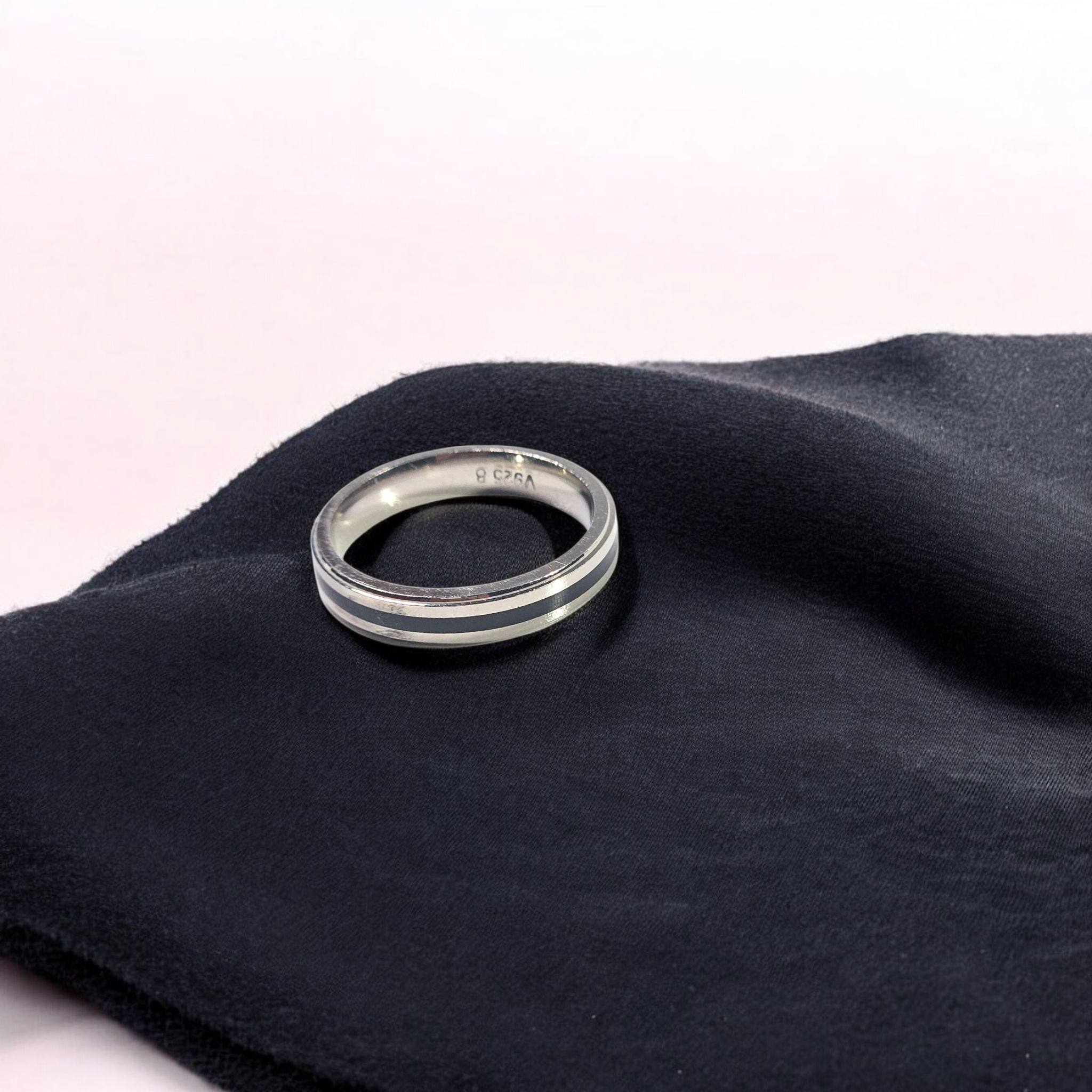 Unisex silver ring